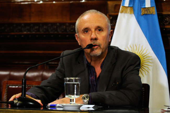 Vicente Lourenzo, secretario de la CAME, durante el plenario de Comisiones de Presupuesto y Hacienda y Economia Nacional en el Salon Illia del Senado de la Nacion, el 18 de Marzo del 2016.