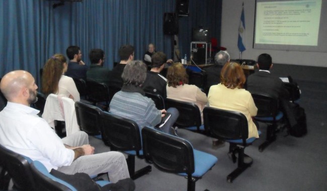 La Cátedra se realizó en el Salón de Videoconferencias